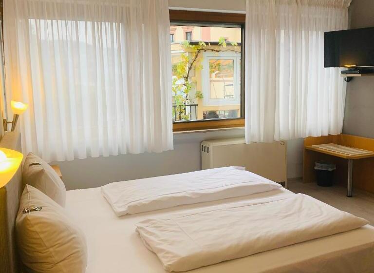 هتل Moselhaus Weiskopf