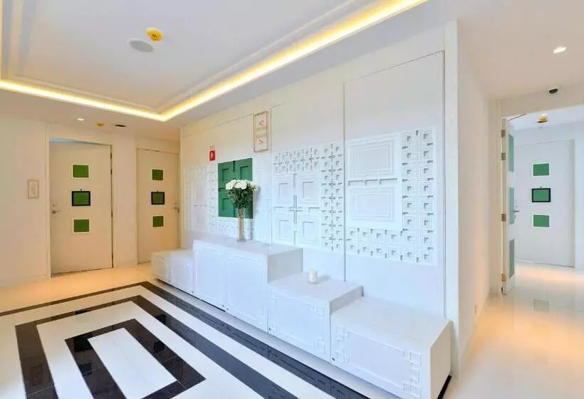 هتل Riva Arun Bangkok