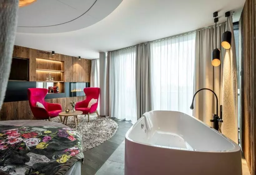 Hüttenhof Wellnesshotel & Luxus Bergchalets Adults Only
