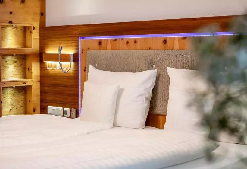 Hüttenhof Wellnesshotel & Luxus Bergchalets Adults Only