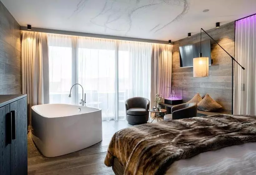 Hüttenhof Wellnesshotel & Luxus Bergchalets Adults Only