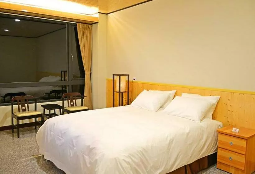 Nantou Sunmoon Lake Walami Homestay B&b