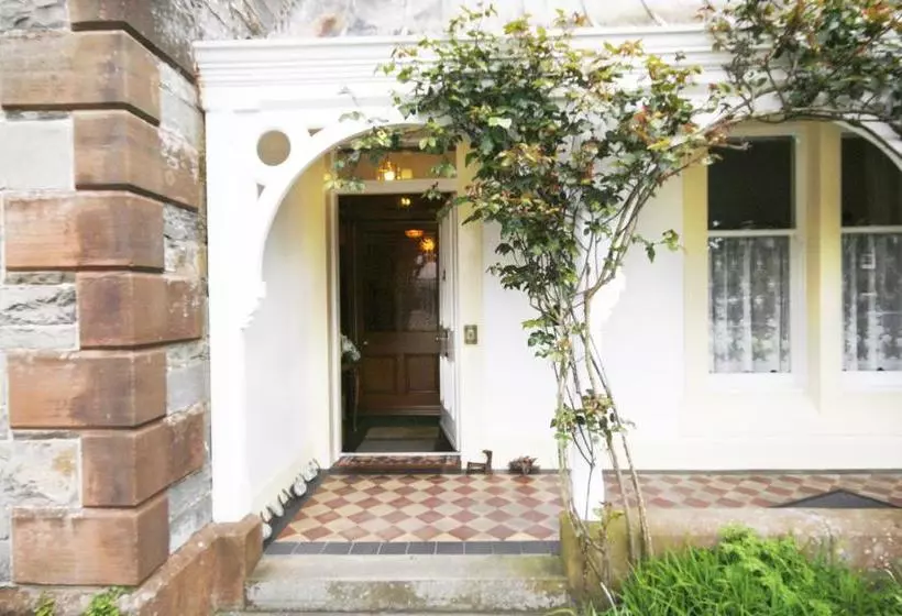 تختخواب و صبحانه Anchorlee Guesthouse