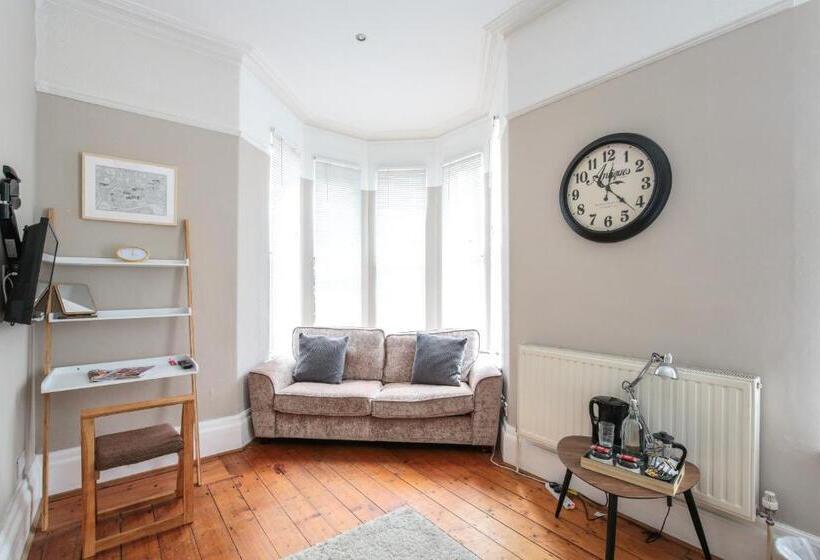 צימר Baytree Lodge