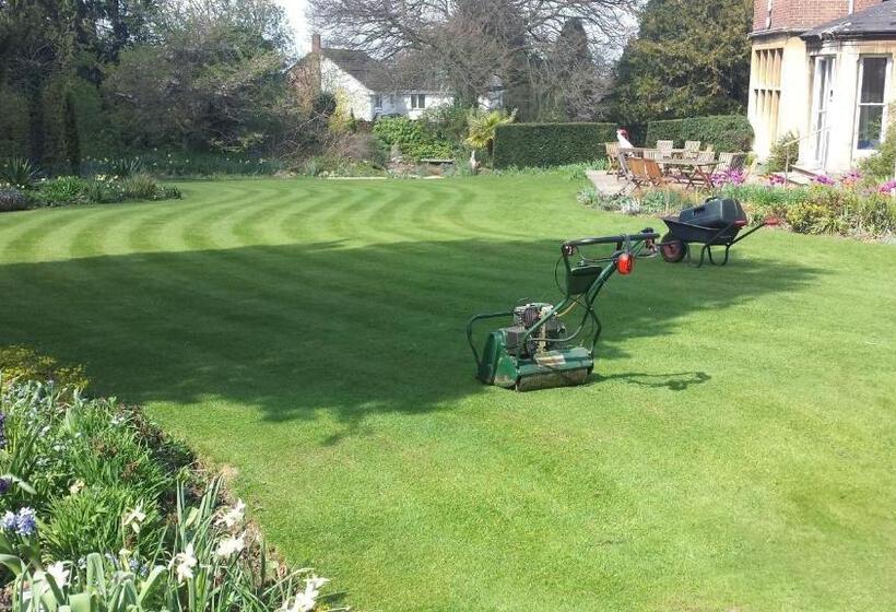 مبيت وإفطار Benslow Music