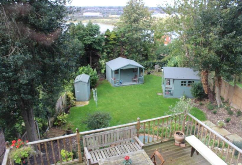 민박 Botleigh Villa