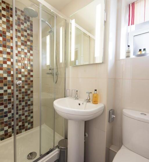 مبيت وإفطار Cliftons Guest House