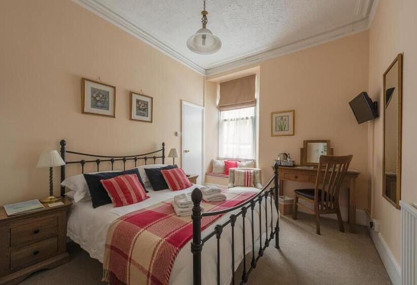 مبيت وإفطار Cliftons Guest House