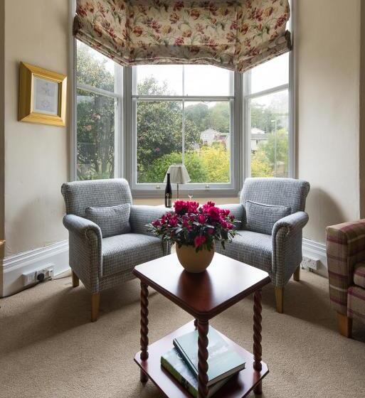 مبيت وإفطار Cliftons Guest House