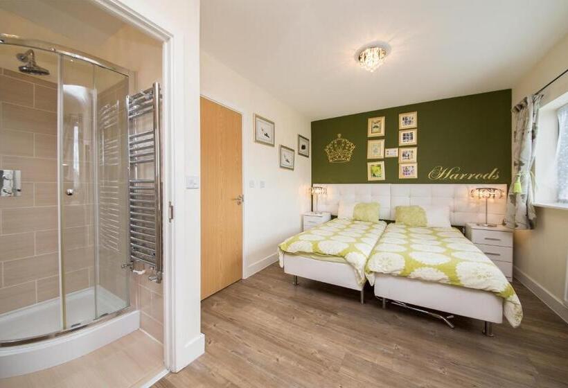 تختخواب و صبحانه Rowan Park Lodge