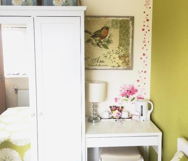 تختخواب و صبحانه Rowan Park Lodge