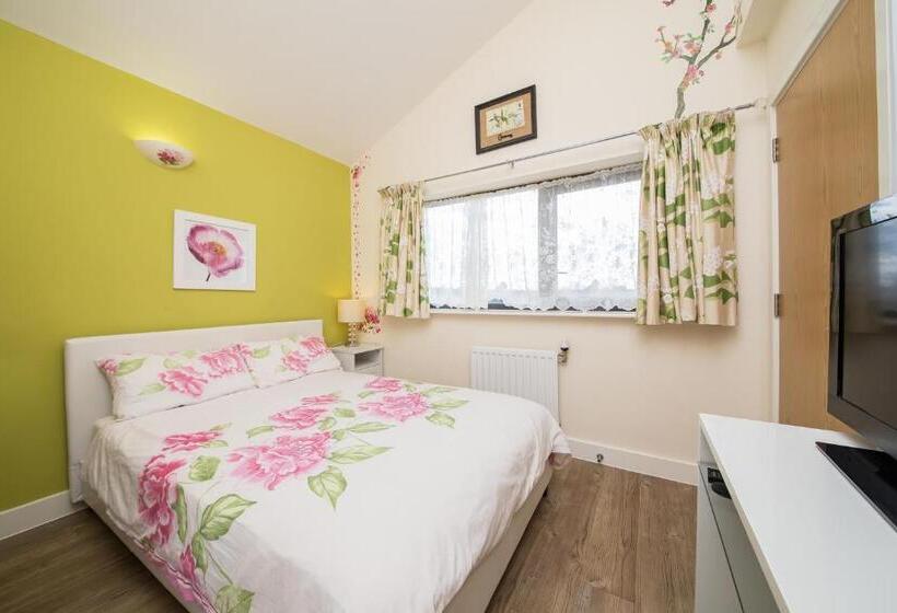 تختخواب و صبحانه Rowan Park Lodge