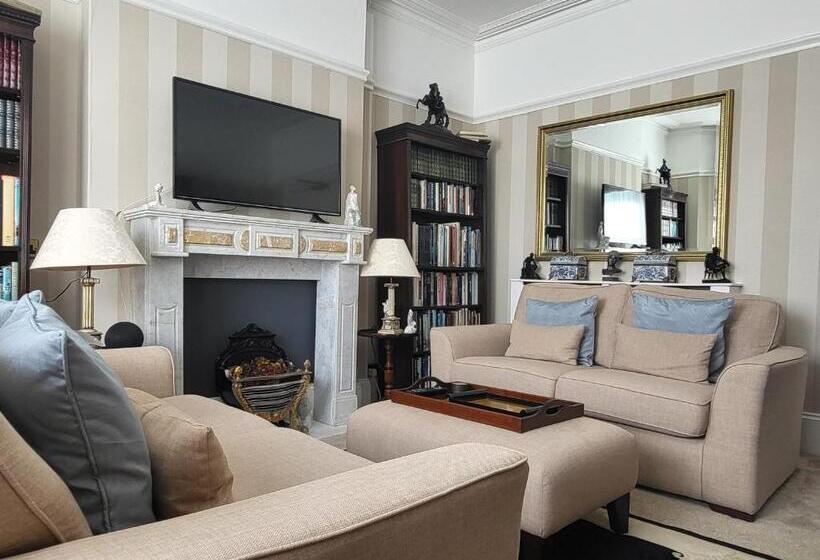 مبيت وإفطار Sutherland House