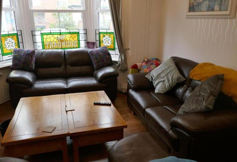 مبيت وإفطار The Boundary