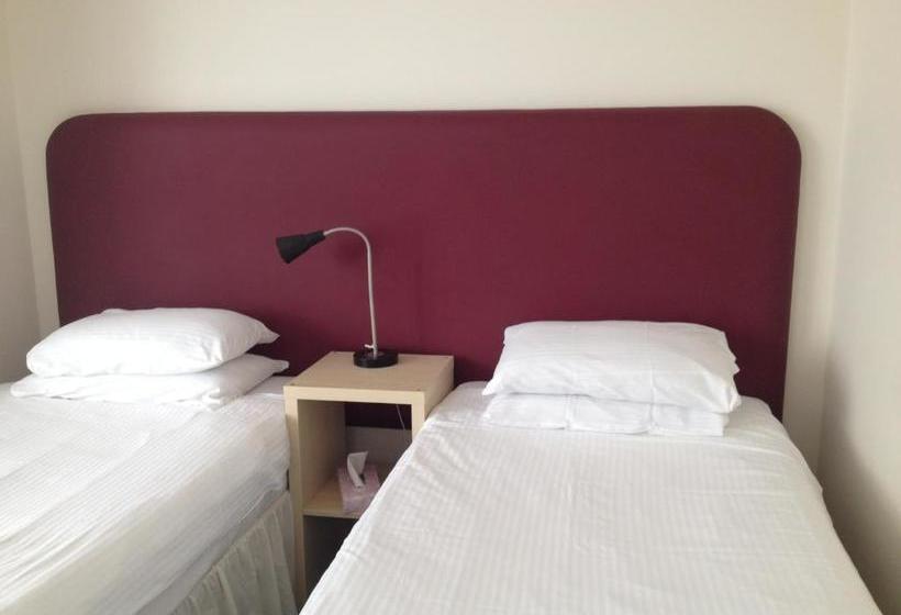 בית מלון כפרי The Granby