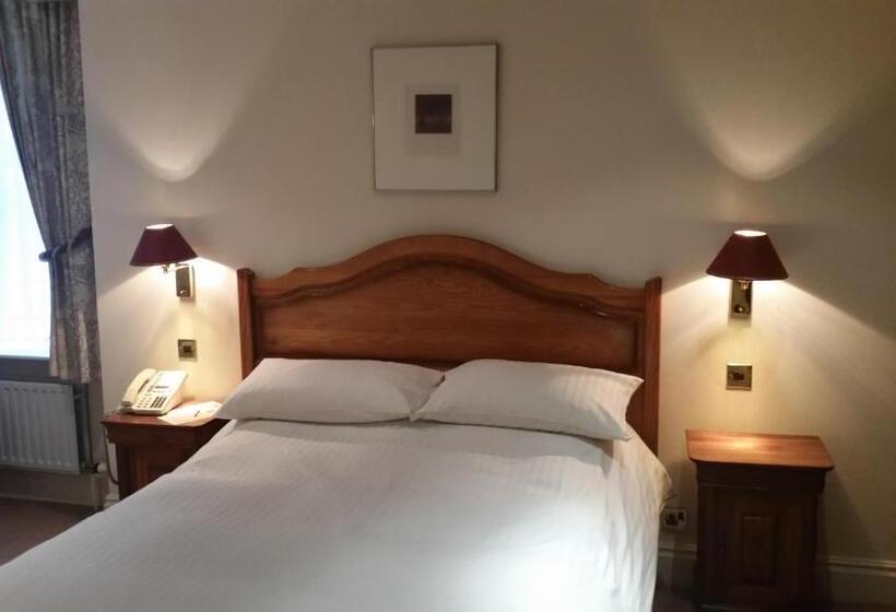 בית מלון כפרי Regency