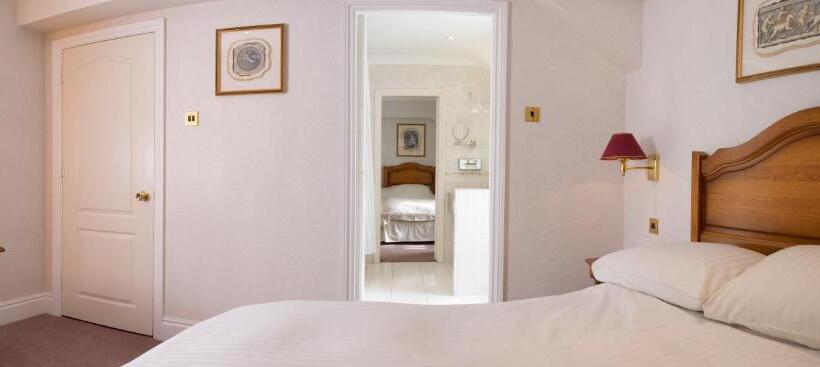 בית מלון כפרי Regency