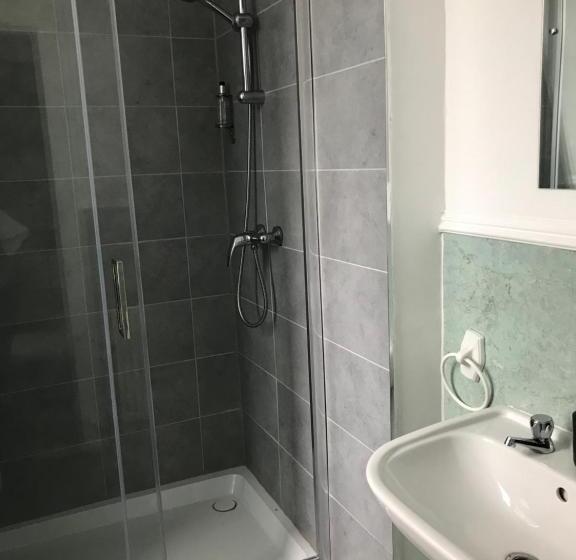 בית מלון כפרי The Banks Of Ury