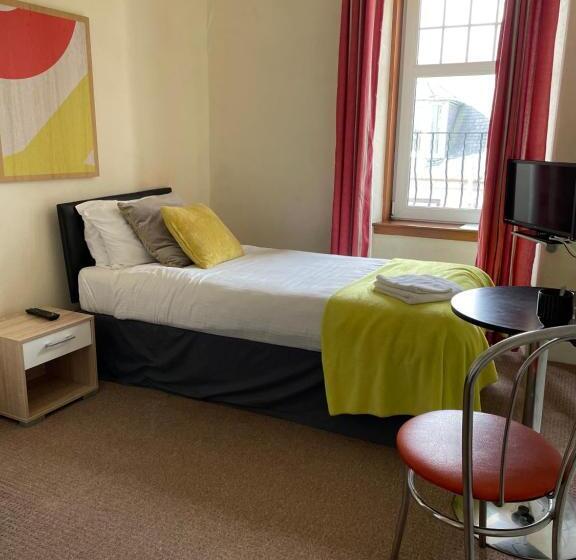 בית מלון כפרי The Banks Of Ury