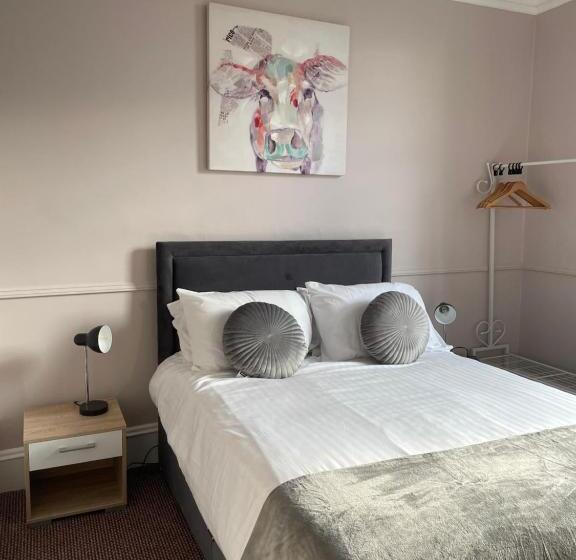 בית מלון כפרי The Banks Of Ury