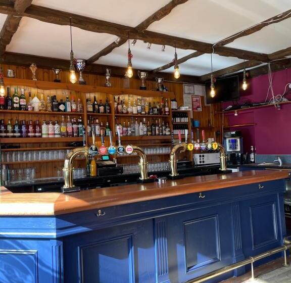 בית מלון כפרי The Banks Of Ury