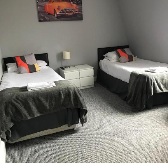 בית מלון כפרי The Banks Of Ury