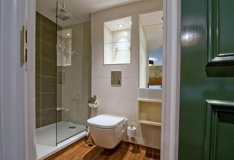 Hotel The Hatchet Inn Wetherspoon