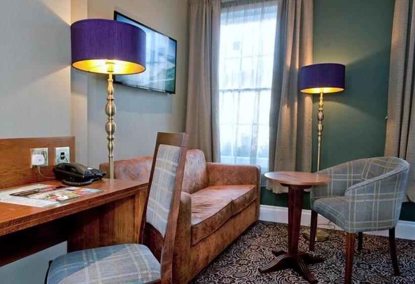 Hotel The Hatchet Inn Wetherspoon