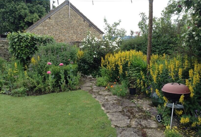 تختخواب و صبحانه 189 April Cottage