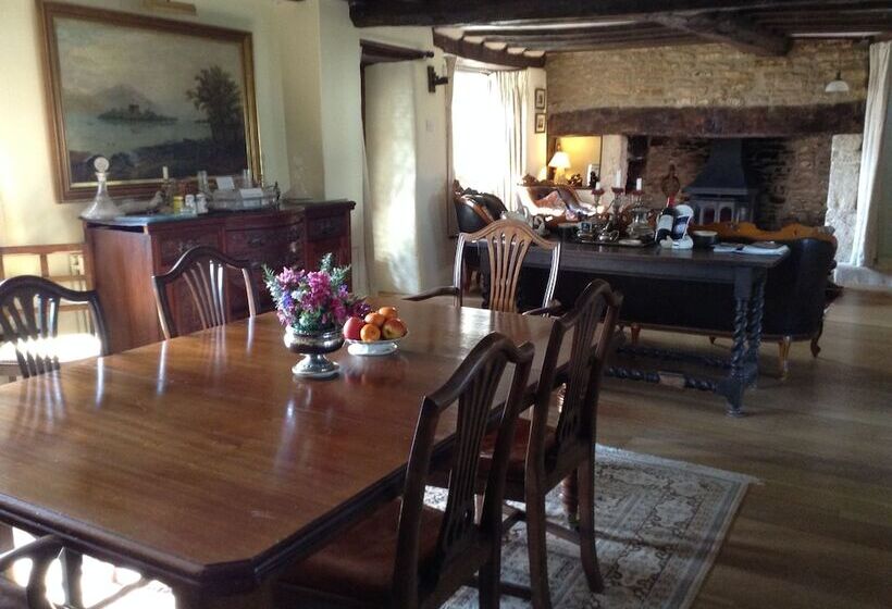 تختخواب و صبحانه 189 April Cottage