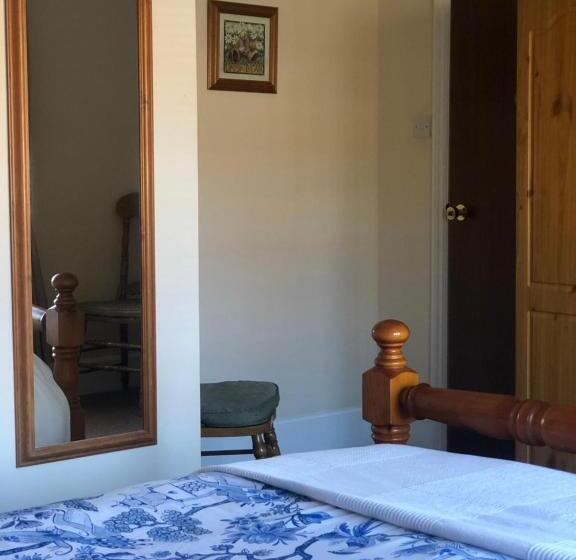 تختخواب و صبحانه Auplands En Suite Rooms