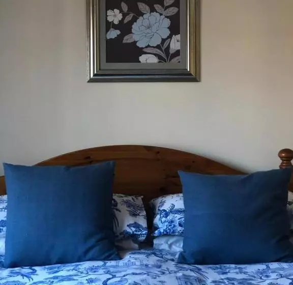 ベッドアンドブレックファースト Auplands En Suite Rooms