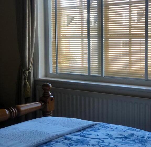 تختخواب و صبحانه Auplands En Suite Rooms