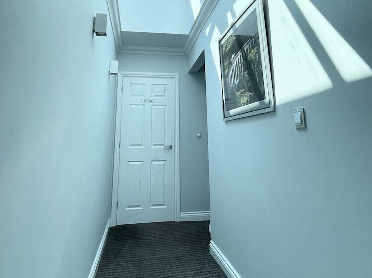 צימר Bojangles Guest House