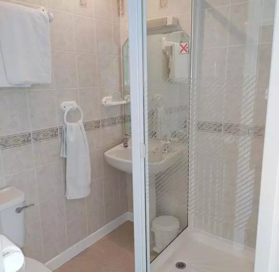 تختخواب و صبحانه Branstone Guest House