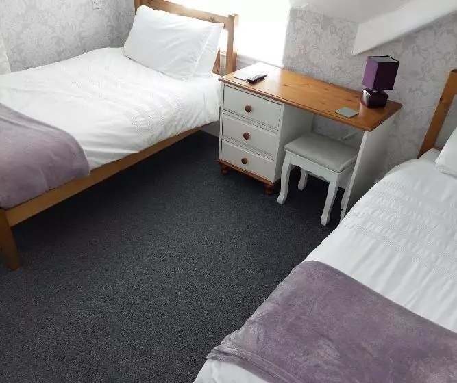 تختخواب و صبحانه Branstone Guest House