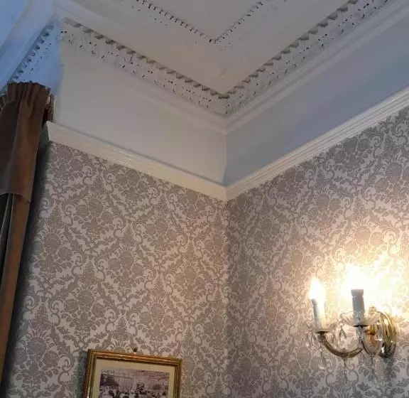 تختخواب و صبحانه Branstone Guest House