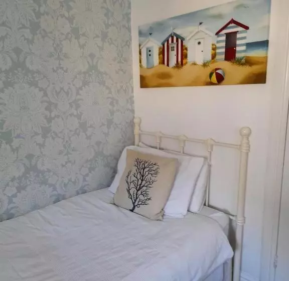 تختخواب و صبحانه Branstone Guest House
