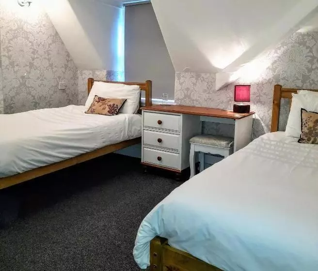 تختخواب و صبحانه Branstone Guest House