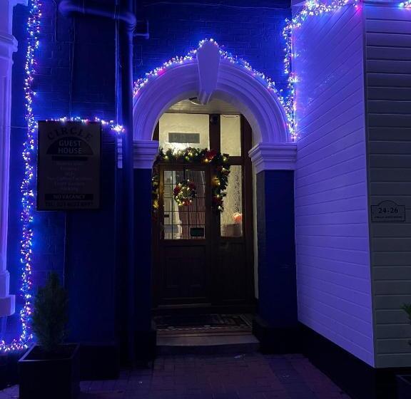 مبيت وإفطار Circle Guest House Bed Only