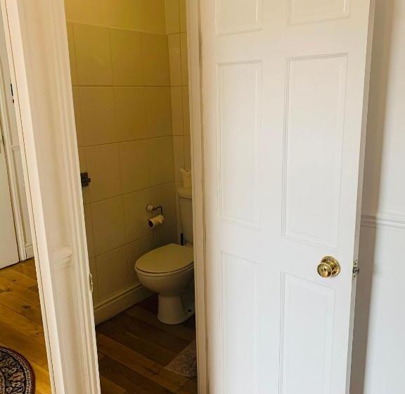 مبيت وإفطار Circle Guest House Bed Only