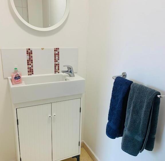 مبيت وإفطار Circle Guest House Bed Only