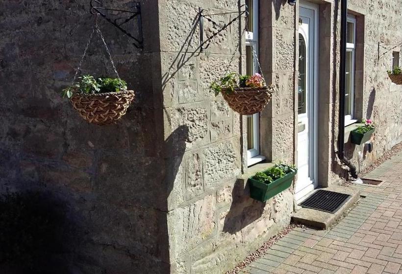 تختخواب و صبحانه Hay Lodge