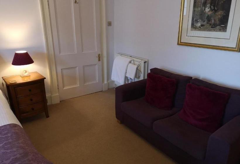 تختخواب و صبحانه Hay Lodge