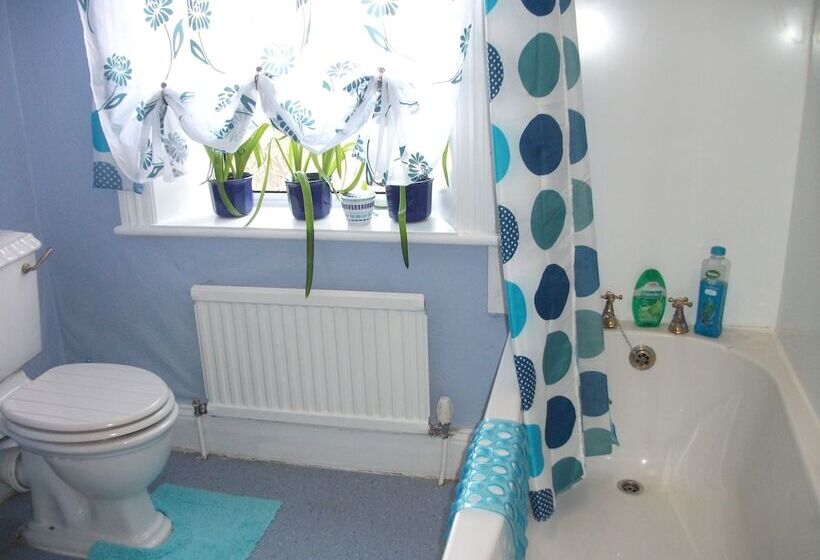 مبيت وإفطار Kirk Lea