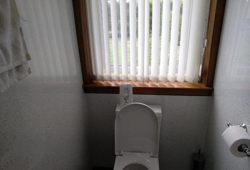 تختخواب و صبحانه Marine House