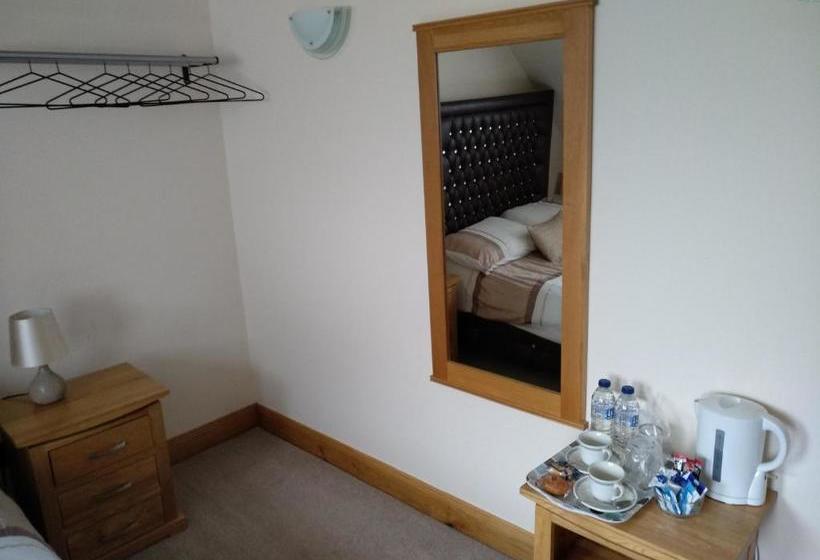 تختخواب و صبحانه Marine House