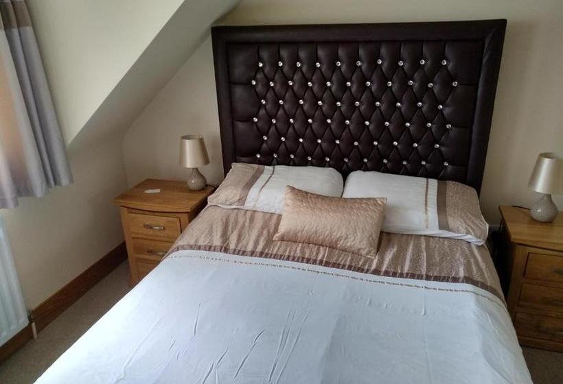 تختخواب و صبحانه Marine House