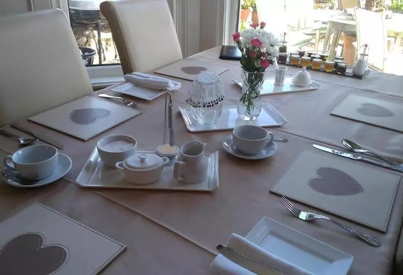 تختخواب و صبحانه Min Y Don Guest House