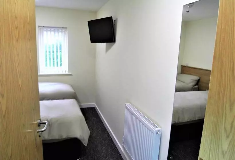 ベッドアンドブレックファースト The Stop   Hollies Truckstop Café